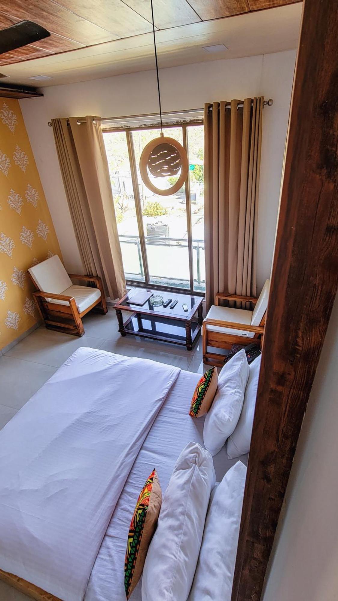 Rudraksha Inn Mount Abu Exterior photo